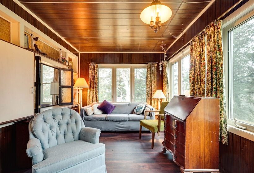 Charming Watersmeet Cabin W/ Dock On Kitty Island!