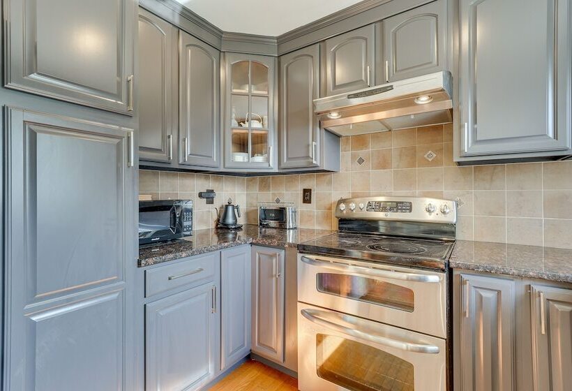 Charming West Haven Home   Walk To Beach!