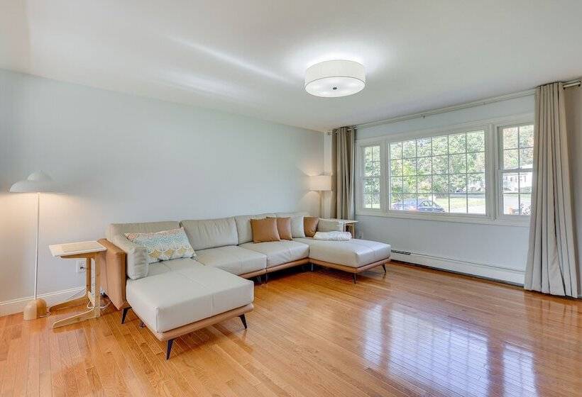 Charming West Haven Home   Walk To Beach!