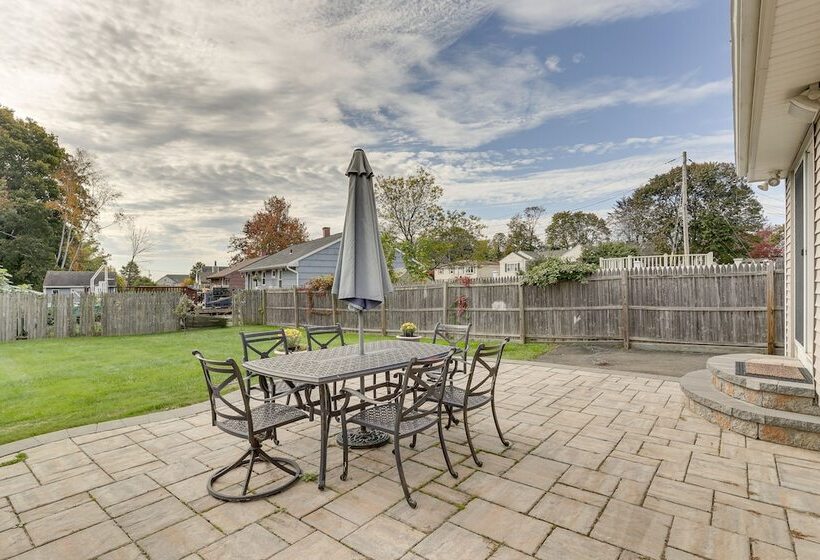 Charming West Haven Home   Walk To Beach!