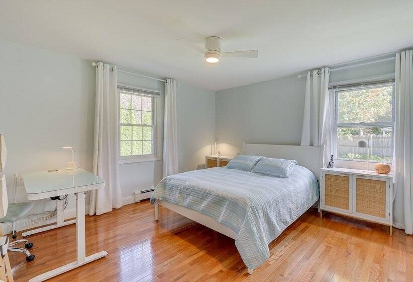 Charming West Haven Home   Walk To Beach!