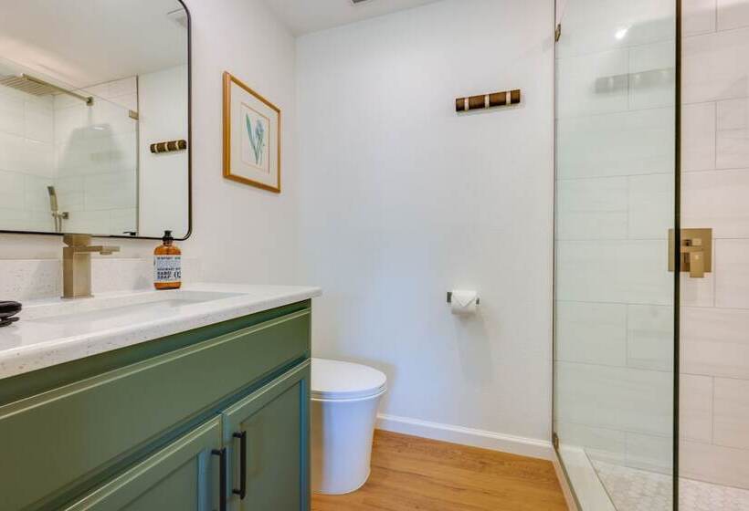 Chic Johnson City Home W/ Yard & Fire Pit!