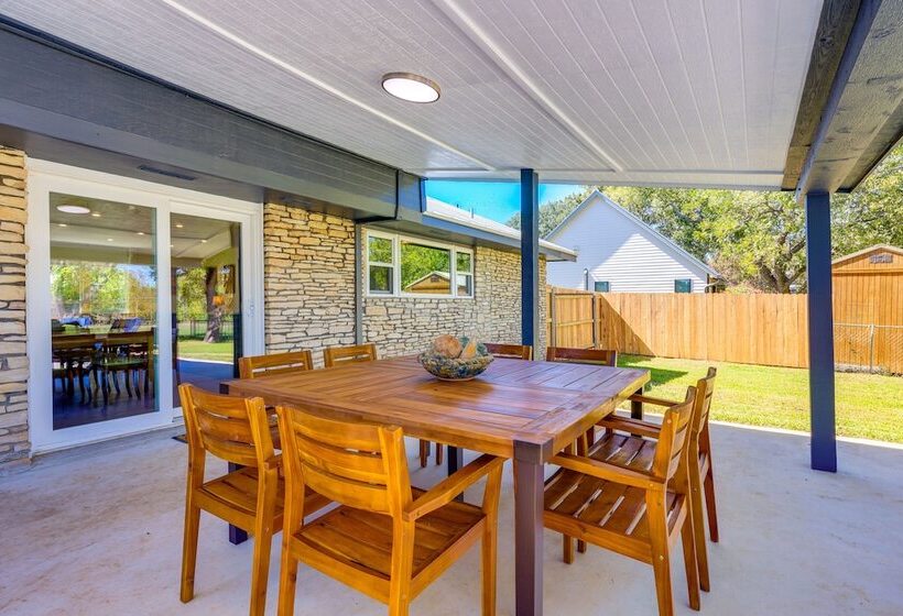 Chic Johnson City Home W/ Yard & Fire Pit!