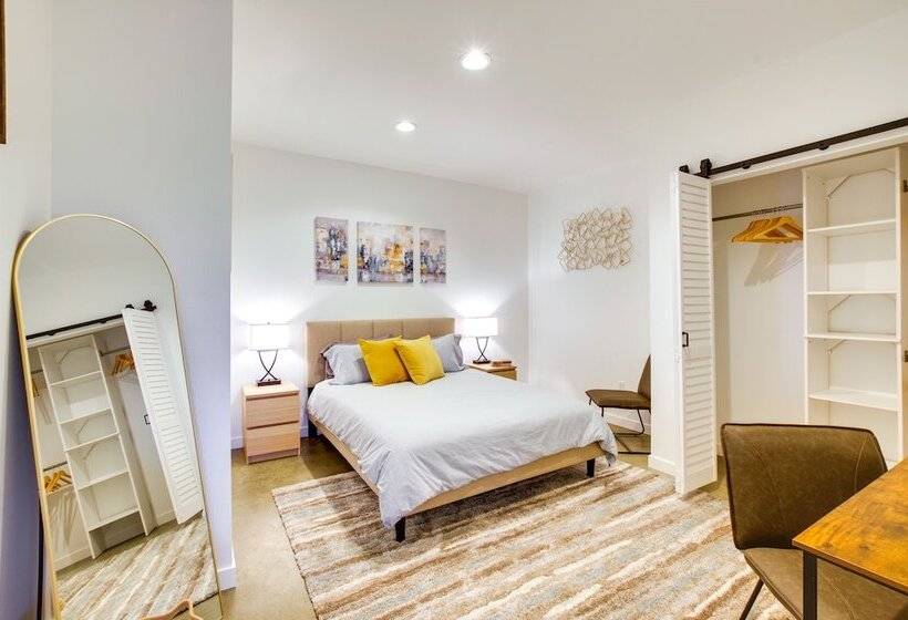 Chic & Modern Snohomish Hideaway On A Working Farm