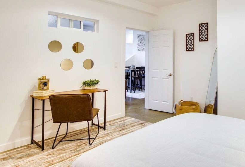 Chic & Modern Snohomish Hideaway On A Working Farm