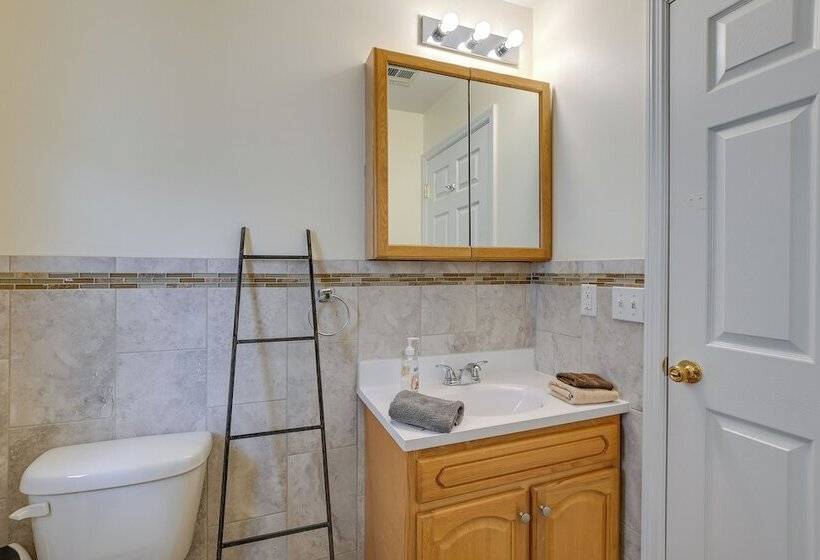 Chic Centrally Located Newark Home W/ Shared Yard!