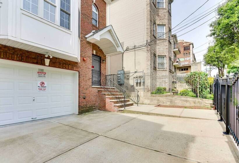 Chic Centrally Located Newark Home W/ Shared Yard!