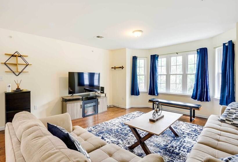 Chic Centrally Located Newark Home W/ Shared Yard!