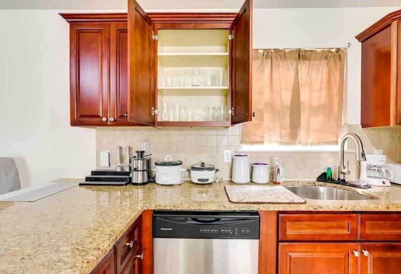 Chic Centrally Located Newark Home W/ Shared Yard!