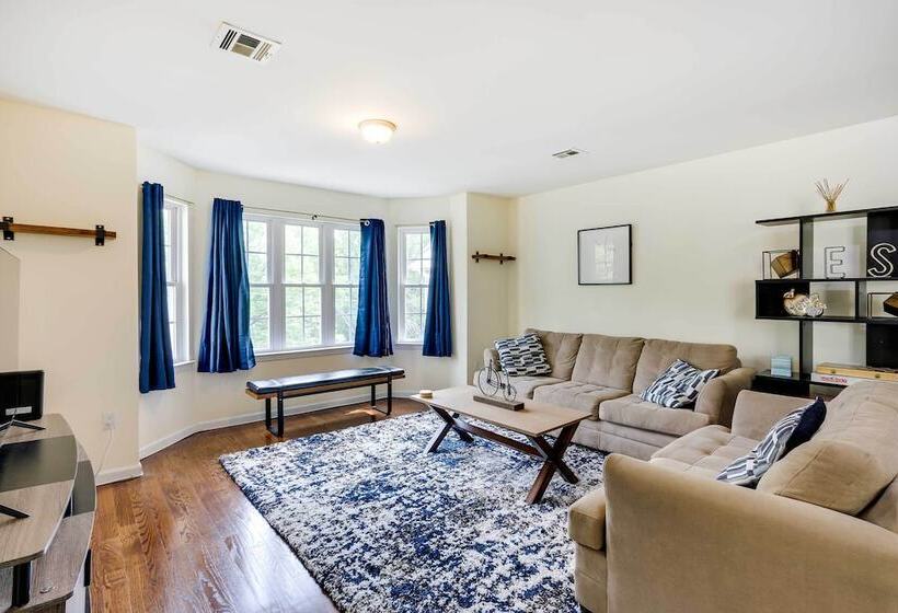 Chic Centrally Located Newark Home W/ Shared Yard!