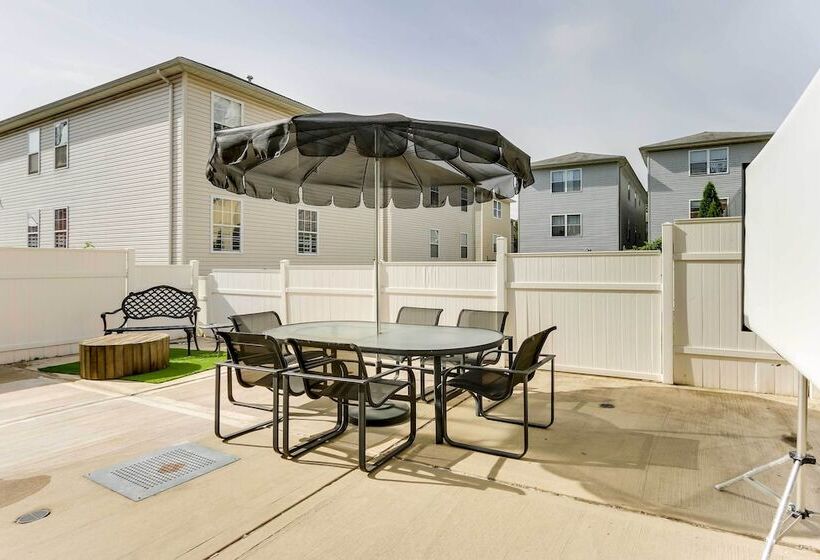 Chic Centrally Located Newark Home W/ Shared Yard!