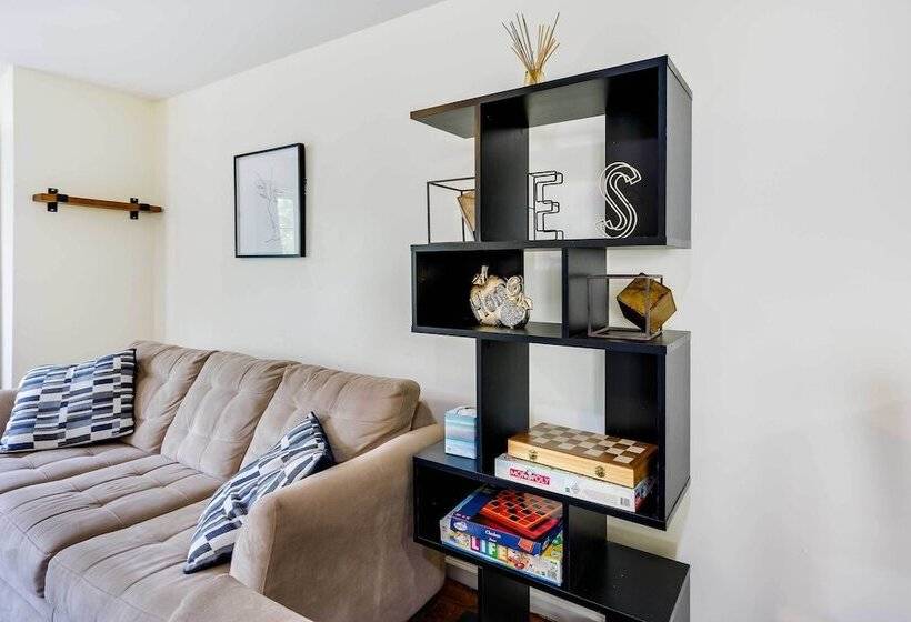 Chic Centrally Located Newark Home W/ Shared Yard!