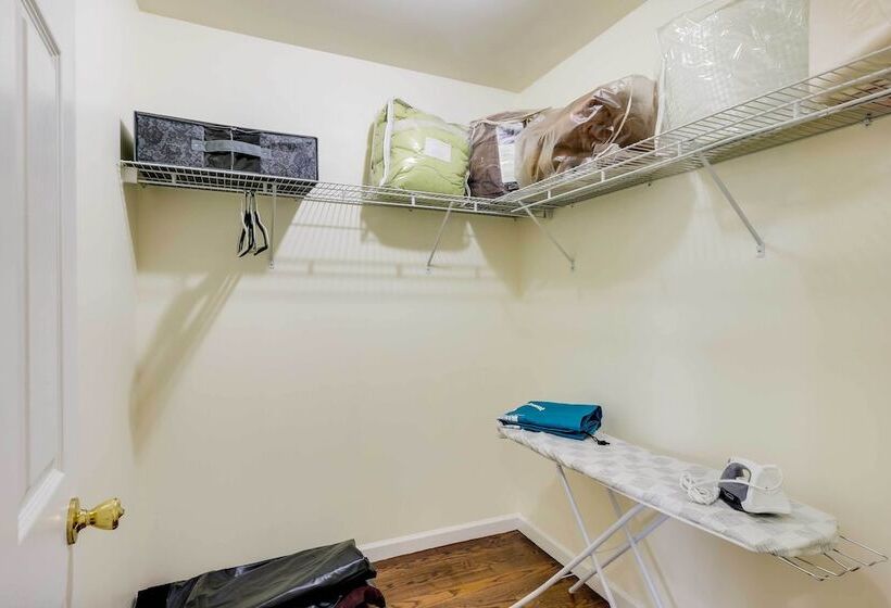 Chic Centrally Located Newark Home W/ Shared Yard!