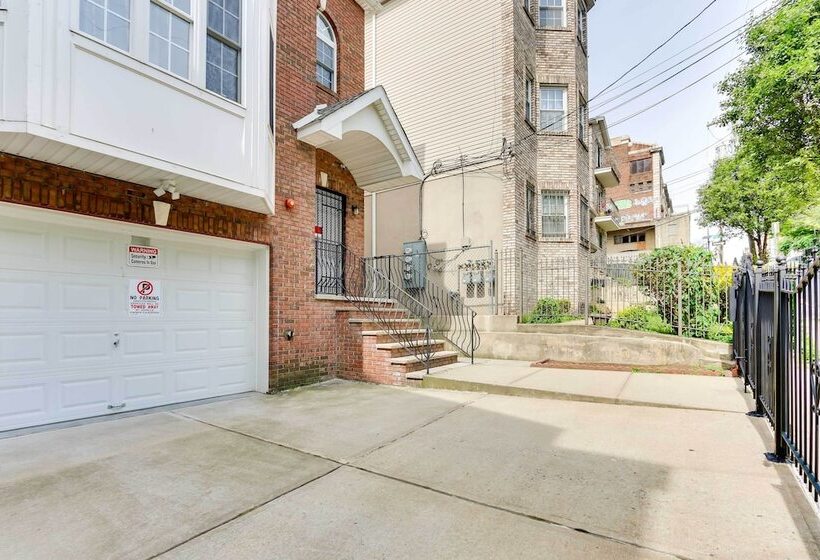 Chic Centrally Located Newark Home W/ Shared Yard!