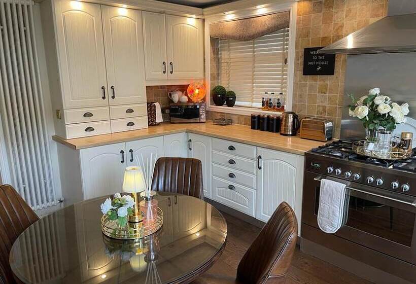 Cosy Cottage    2 Bed High End Cottage In Bawtry