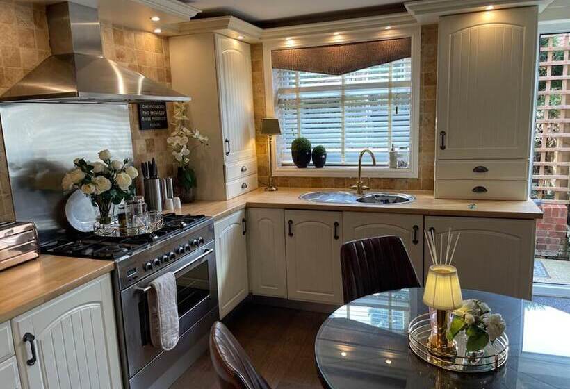 Cosy Cottage    2 Bed High End Cottage In Bawtry