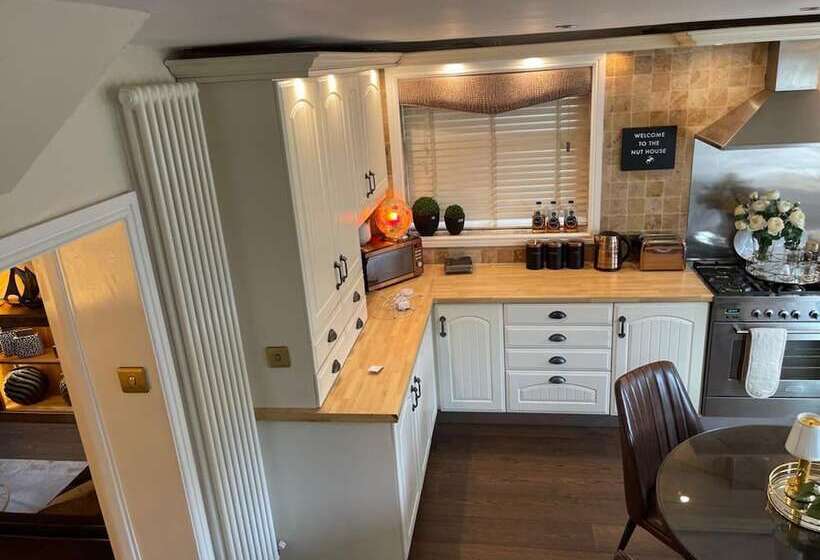 Cosy Cottage    2 Bed High End Cottage In Bawtry