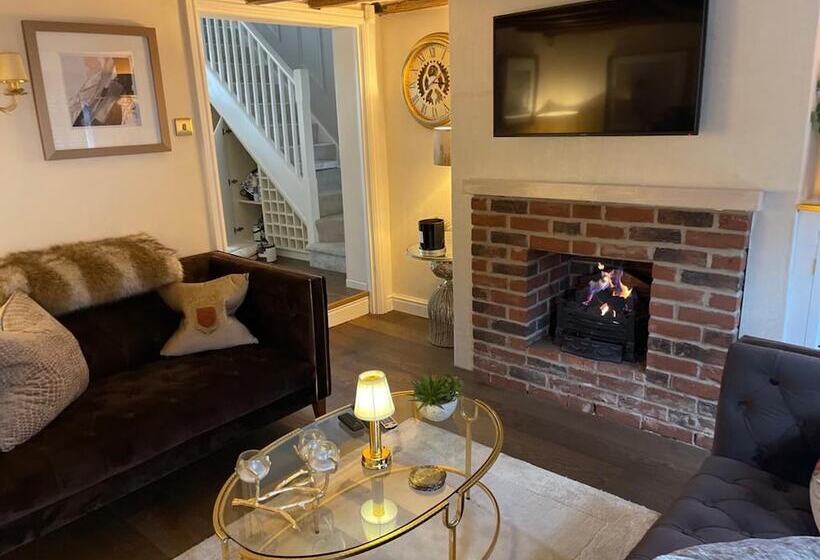 Cosy Cottage    2 Bed High End Cottage In Bawtry