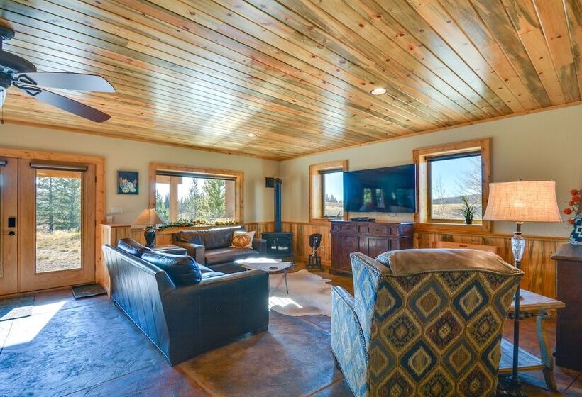 Cozy Alma Mountain Retreat: Fireplace & Grill