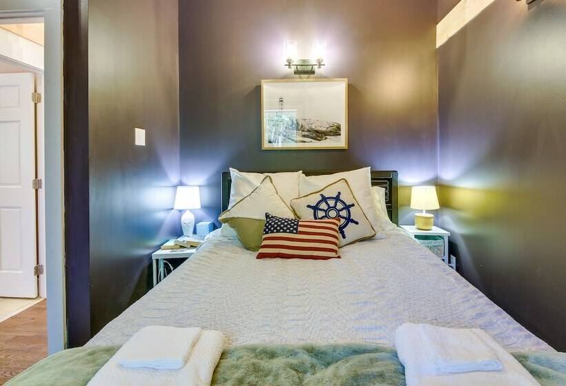 Cozy Camden Cottage W/ Fire Pit & Trail Access