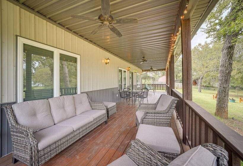 Cozy Checotah Retreat W/ Deck Near Eufaula Lake