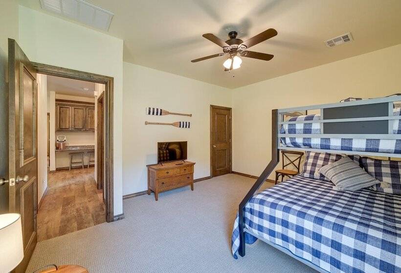 Cozy Checotah Retreat W/ Deck Near Eufaula Lake