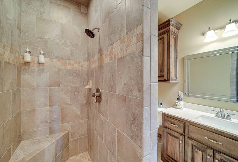 Cozy Checotah Retreat W/ Deck Near Eufaula Lake