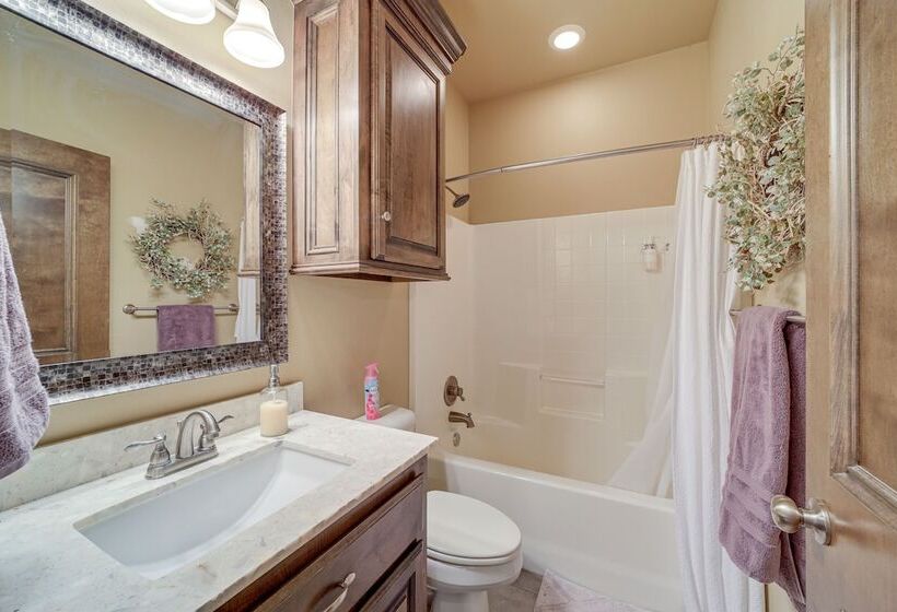 Cozy Checotah Retreat W/ Deck Near Eufaula Lake