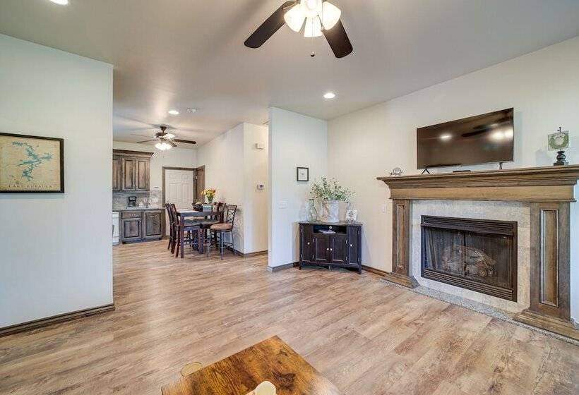 Cozy Checotah Retreat W/ Deck Near Eufaula Lake