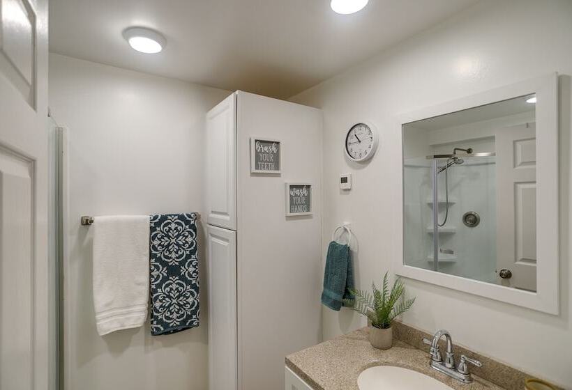 Cozy Fairbanks Cabin ~ 11 Mi To Downtown!