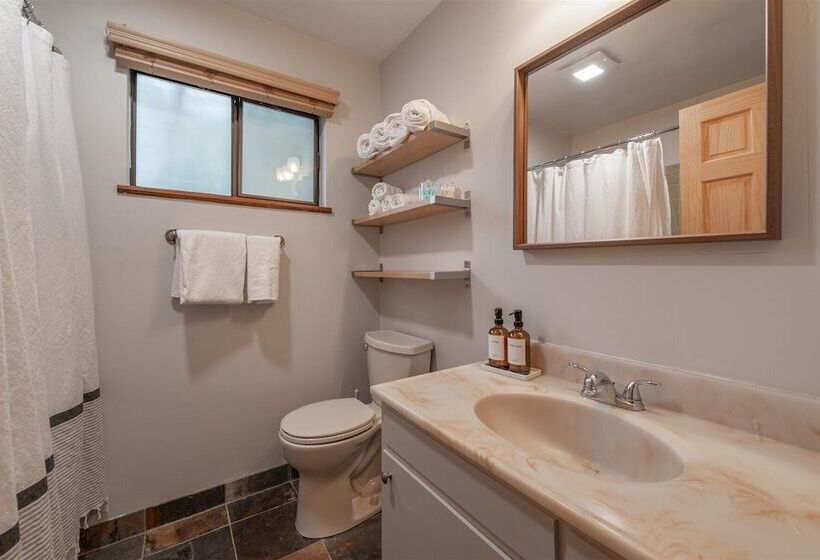 Cozy Pet Friendly Cabin In Lake Tahoe By Sierra Getaways