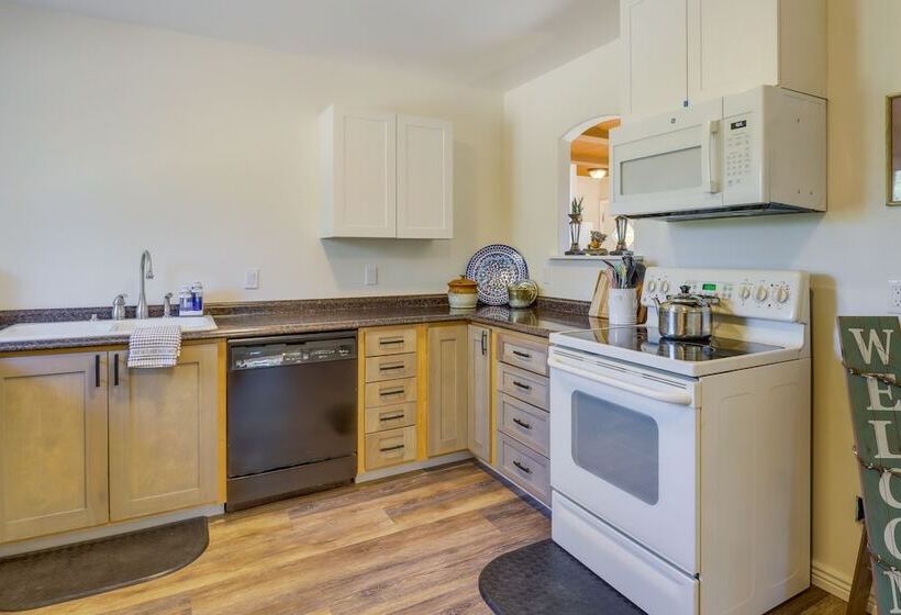 2 Mi To Dtwn: Prescott Gem W/ Patio & Views!