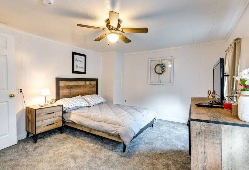 Cozy Vermont Escape   Patio, Lake & Mountain Views