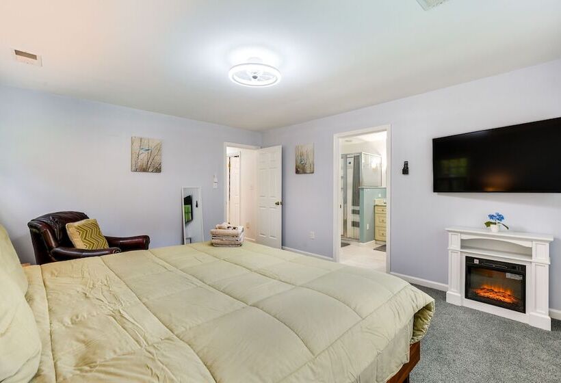 13 Mi To Annapolis: Dog Friendly Crofton Home!