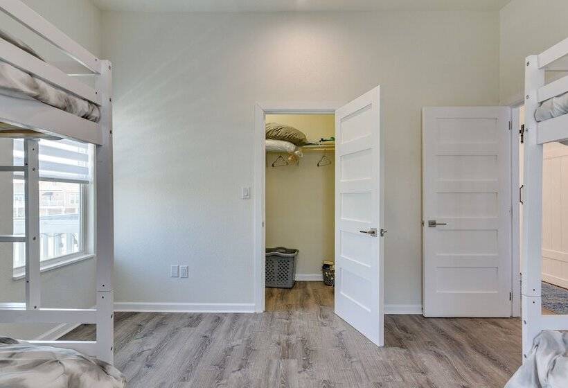 Steps To Ocean: Home W/ Deck In Crystal Beach!