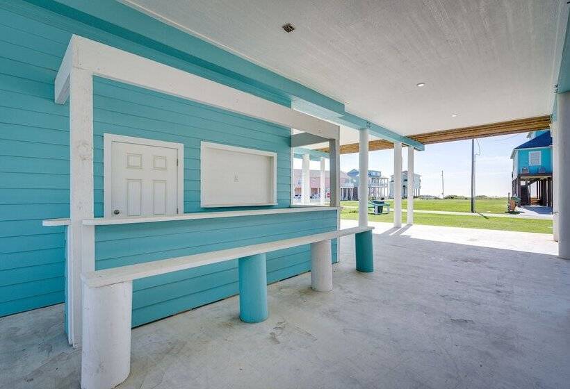 Steps To Ocean: Home W/ Deck In Crystal Beach!