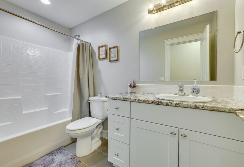 Dog Friendly Boise Home W/ Covered Patio & Grill!