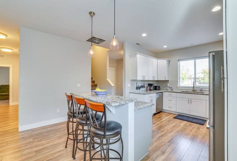 Dog Friendly Boise Home W/ Covered Patio & Grill!