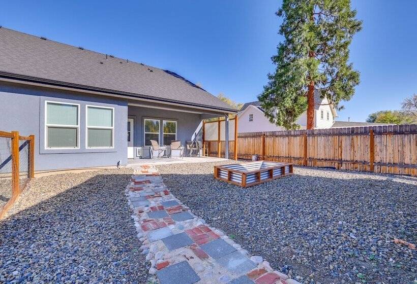 Dog Friendly Boise Home W/ Covered Patio & Grill!
