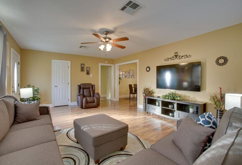 Donaldsville Vacation Home Near Mississippi River