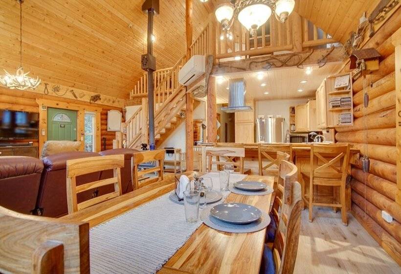 Donnelly Cabin W/ Private Deck: Near Lake Cascade!