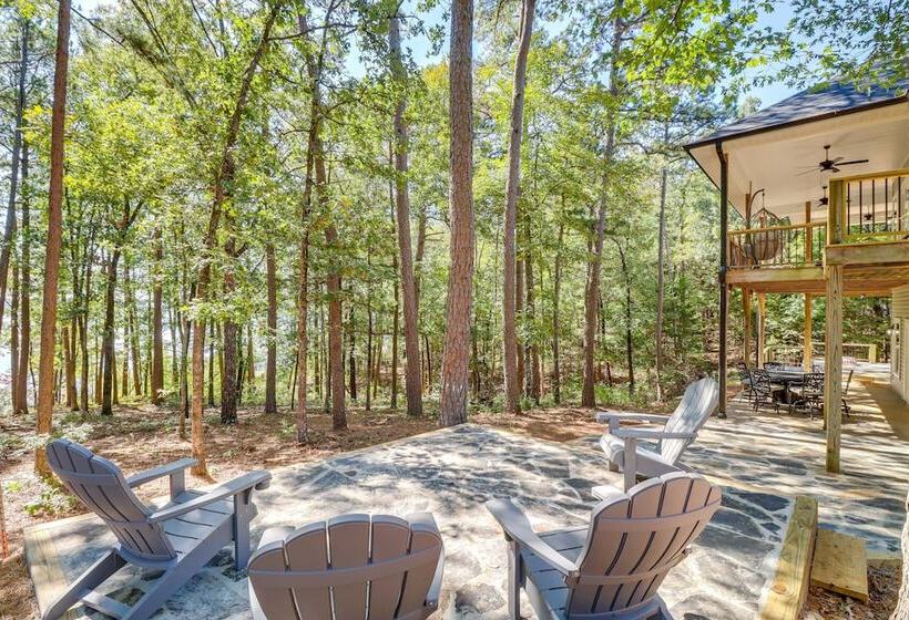 Luxury Lakefront Retreat W/ Deck & Patio!