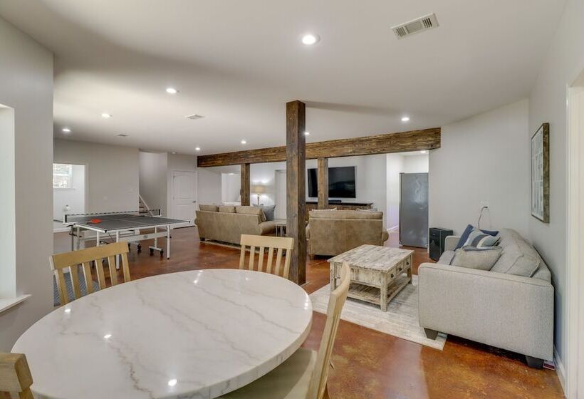 Luxury Lakefront Retreat W/ Deck & Patio!