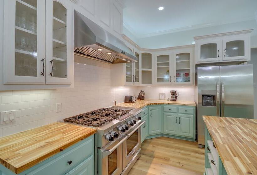 Luxury Lakefront Retreat W/ Deck & Patio!