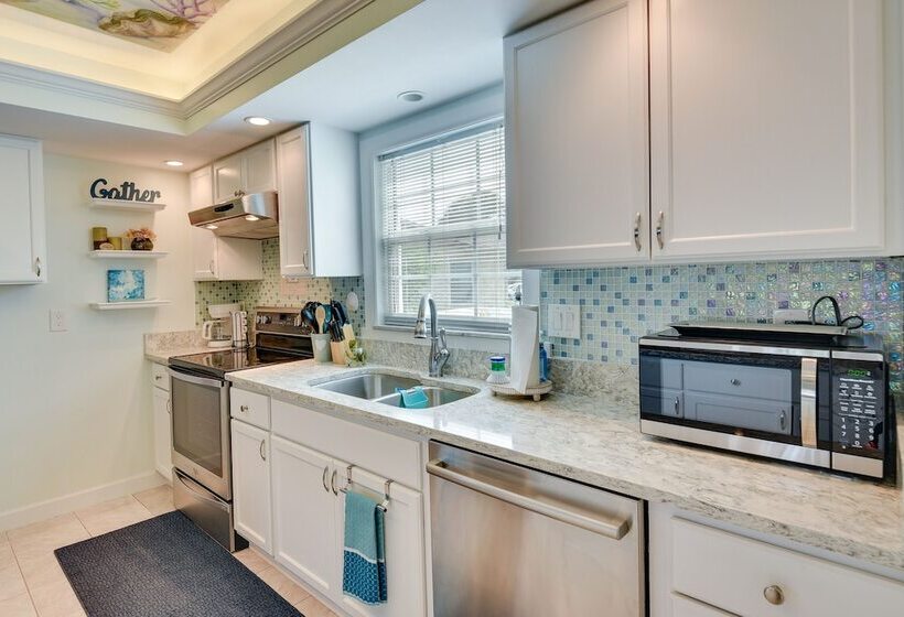 Edgewater Vacation Home W/ Game Room & Pool Access