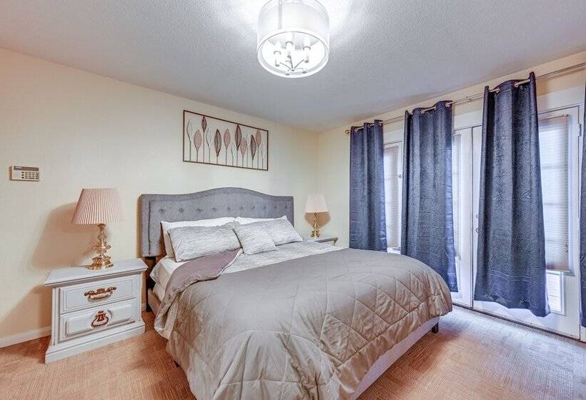 Enchanting Puyallup Home W/ Spacious Deck!