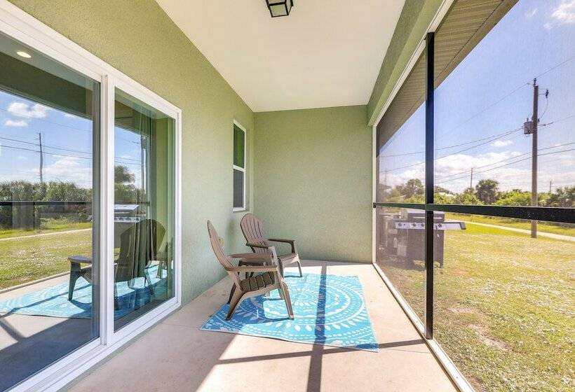 Englewood Home W/ Screened Porch ~ 6 Mi To Beach!