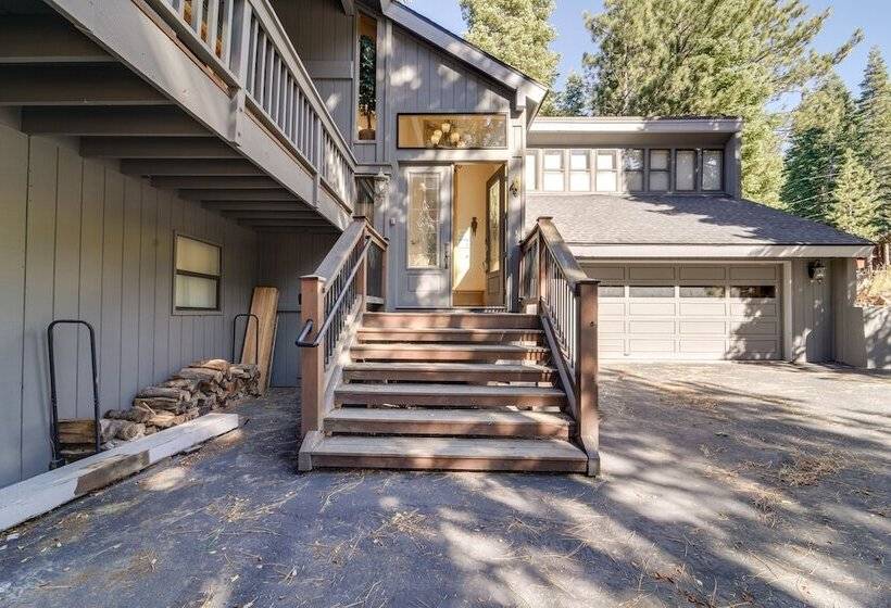Expansive Tahoe Donner House With Hot Tub!