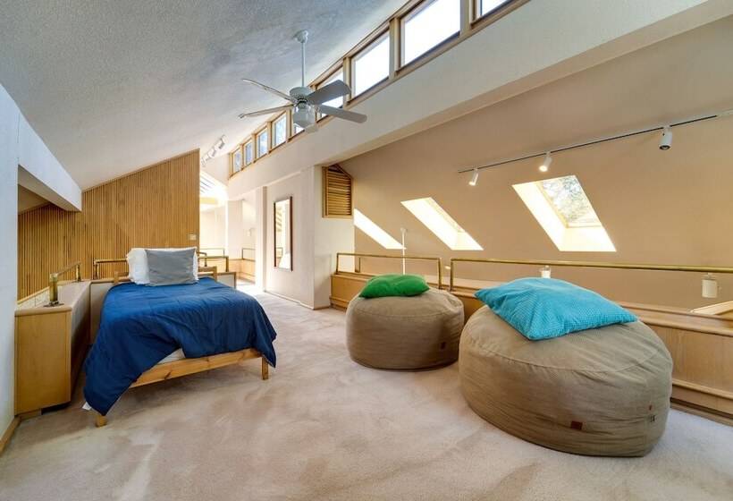 Expansive Tahoe Donner House With Hot Tub!