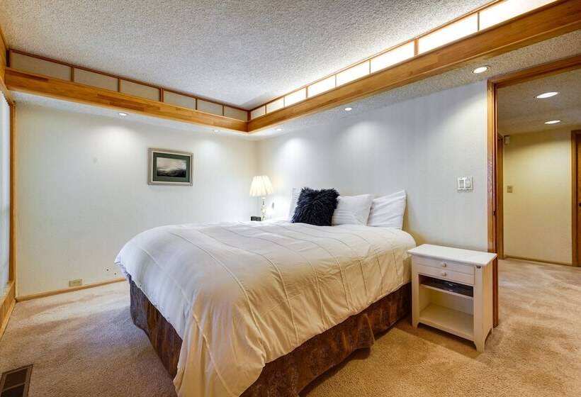 Expansive Tahoe Donner House With Hot Tub!